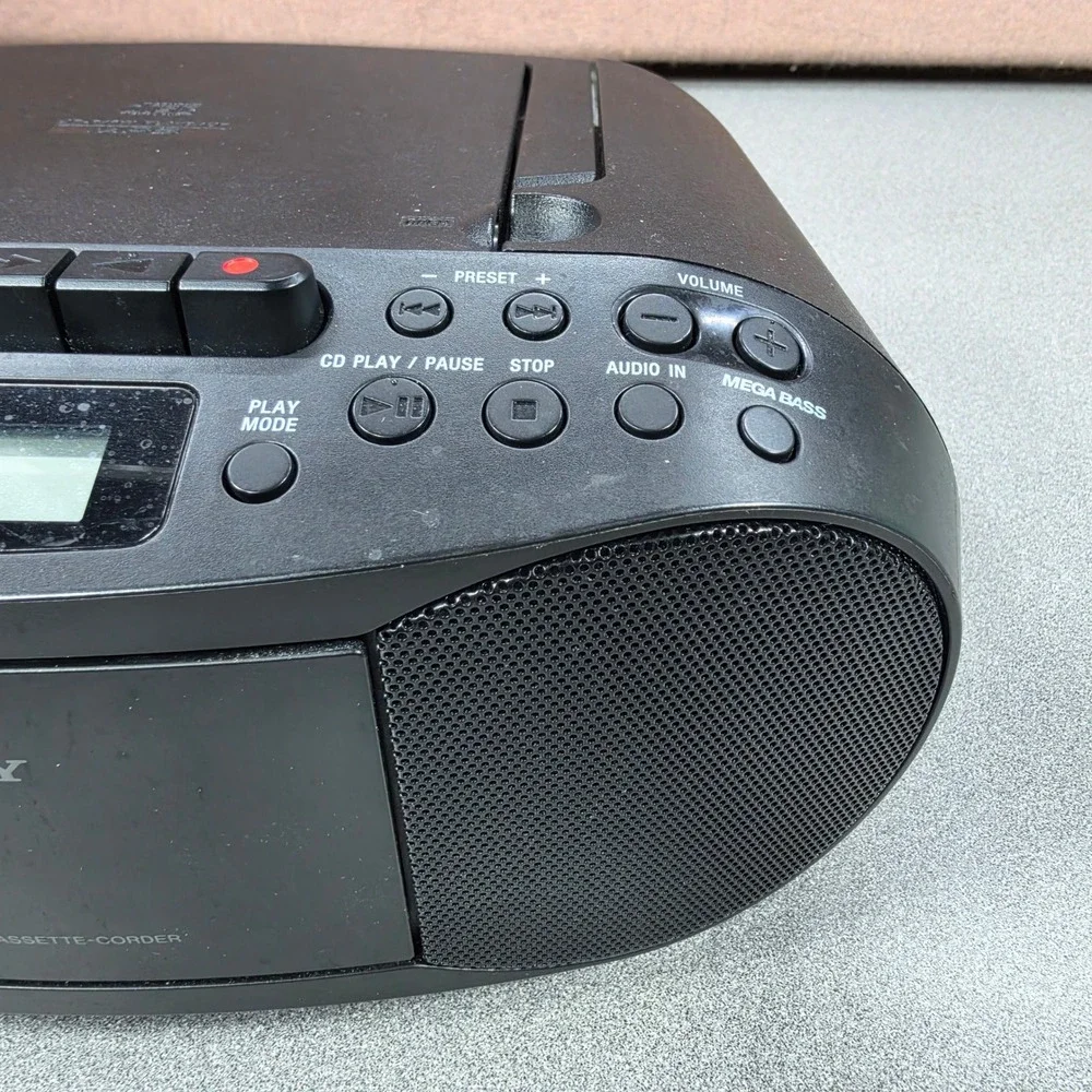 Sony CFD-S70 Boombox Portable CD Cassette Radio Player Black Mega Bass- works!